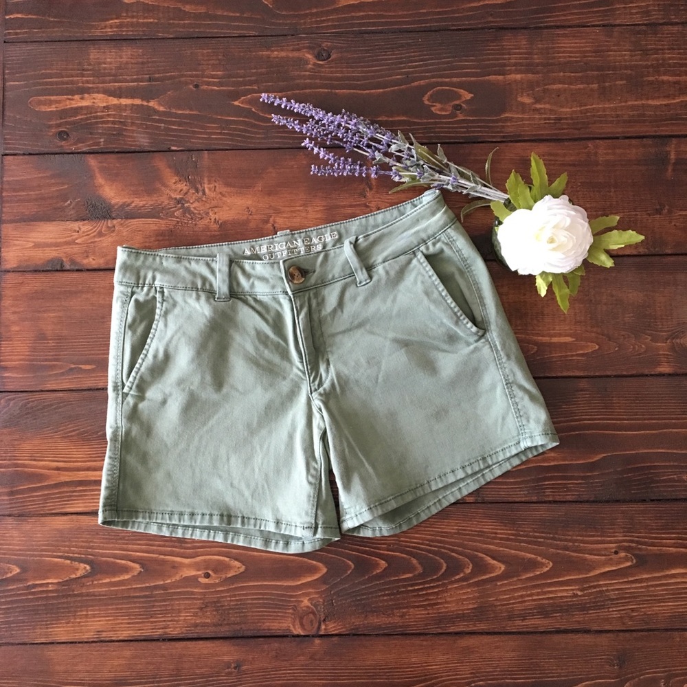 AE Chino Shorts Olive Size 8